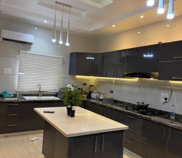 Ofin House | Cozy Private Room In Lekki