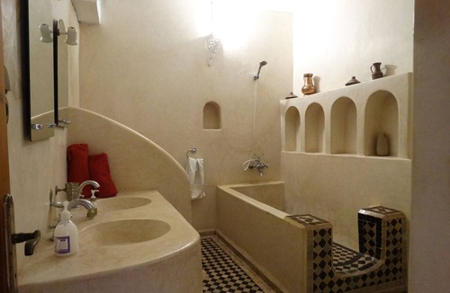 Bab Doukkala House | Cozy Riad in the best area of Marrakech n11 nice rooms up to 28 people