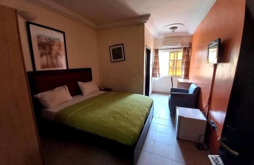 Ofin Hotel | Cristabol place