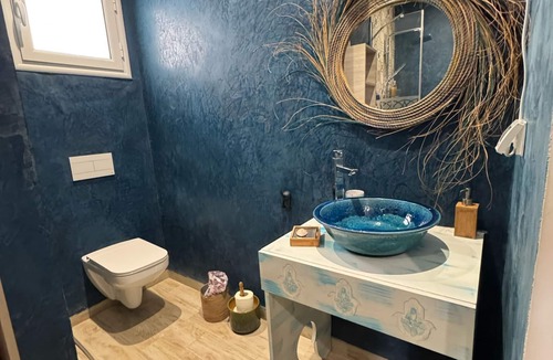 Mezraia Bed & Breakfast | Dar El Kahina Djerba guest house -Suite AZUR- located 300m from the beach