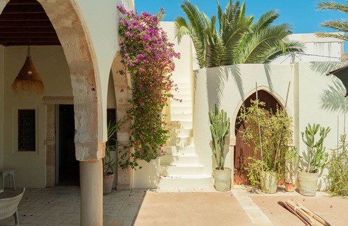Erriadh House | Dar Meryem Djerba: Houch avec piscine