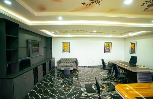 Ofin House | Deluxe Luxurious Room - Pool - Spa - Gym - Parking
