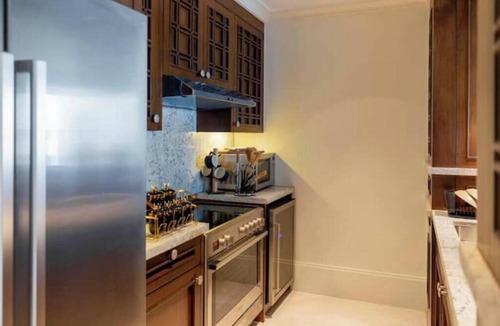 Qasr an-Nil Apartment | DHB STAYS - St. Regis, 1BR Partial Nile View Apt