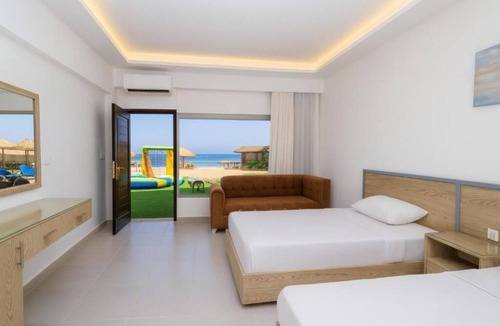 Corniche Road-Dahar Hotel | Double Room with Sea View – Aquatic Village, Red Sea Resort