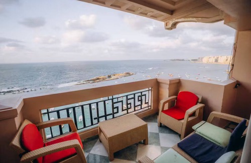 Al-Muntazah Apartment | Downtown Entire Sea view 3 bedroom apartment