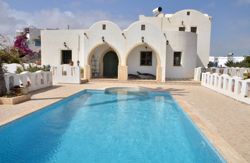 Aghir Villa | Dream vacation in Djerba, Villa pool close to the lagoon