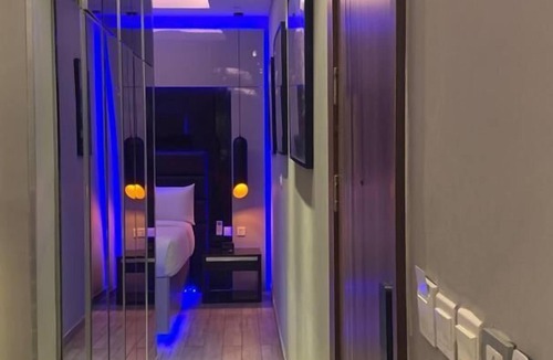 Surulere Hotel | DREAMS BY DV8