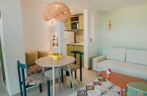 Sidi Abdel Aziz Apartment | Écrin bleu - Sea and pool view
