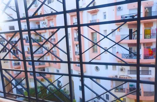 Ennasr Apartment | Ennasr 2 - Jolie S2 avec Internet - Parfait Pour Les familles - Vue panoramique sur la Tunisie - Service Navette