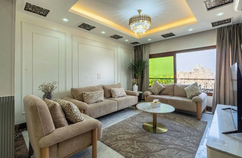 Gezira Apartment | Fantastic view over Zamalek I 3-room apartment Luxury Apartment I Balcony Jacuzzi