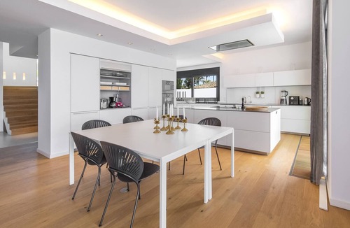 Urbanizacion Costabella Villa | Frontline Beach Costabella (r2576927)