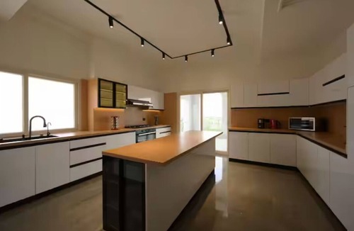 The 5th Settlement House | Golf View Penthouse/Rooftop Jacuzzi · 5BR ·