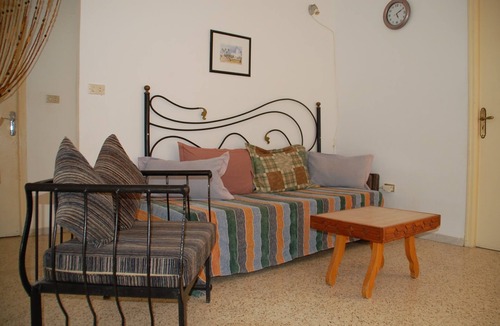 Hawmat al Badawiyin House | Good and cheap, which is our motto. Centrally located, but quiet.
