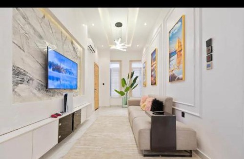 Ofin Apartment | Gorgeous 5bedroom duplex With A Pool and PS5 lekki