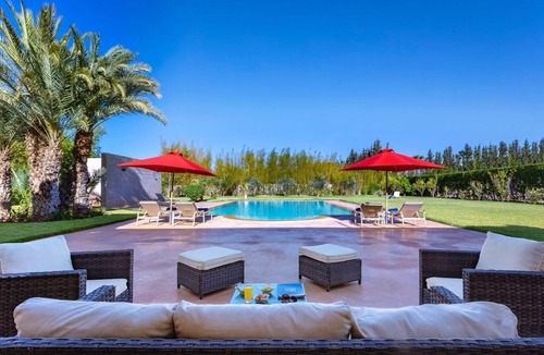Annakhil Villa | Gorgeous 6 rooms villa : Spacious green space with a huge pool