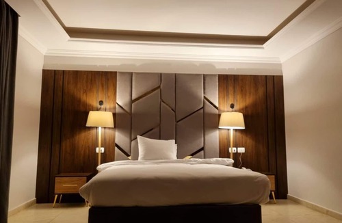 Dream Land Bed & Breakfast | Grand Plaza Hotel