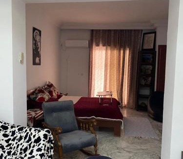 Jeanne d'Arc Apartment | Grand studio calme, face Goethe-Institut Tunis