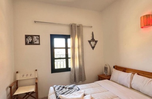 Bou Tharar Hotel | Hôtel bleu ciel