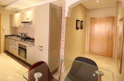 El Hara Apartment | Hanna - Modern - Private patio and barbecue- Wifi - HyperCentre - air-conditioning