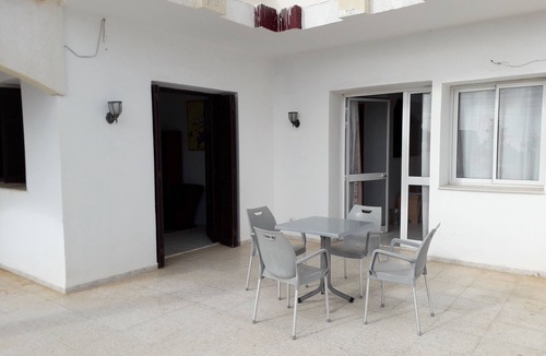 Sakiet Eddaier House | Hannon Bed and Breakfasts