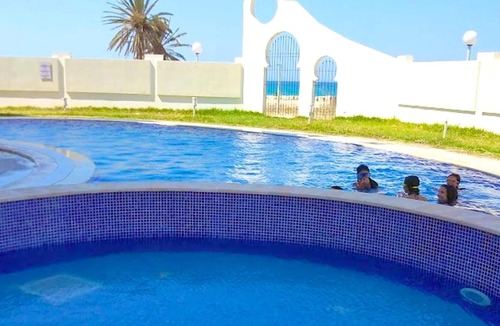 Hergla Apartment | Homerez - Apartment for 4 pers. with shared pool and balcony in Hergla