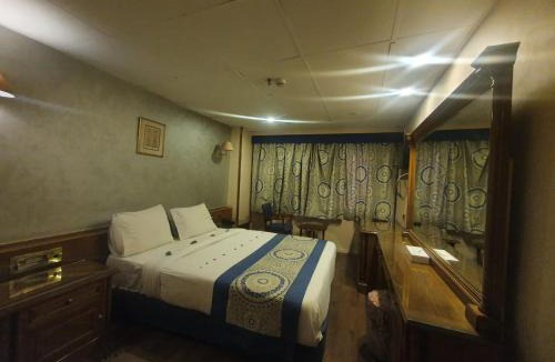 Nile River Luxor Boat Rental | Horus Eye Nile Cruse