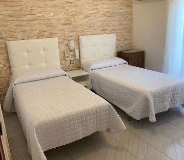 Valdemoro House | Hostal Cervantes