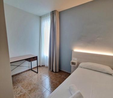 Alujan House | Hostal Rugaca
