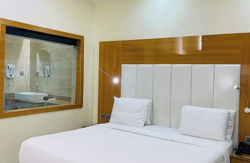 Ota Hotel | Hotel De Currency