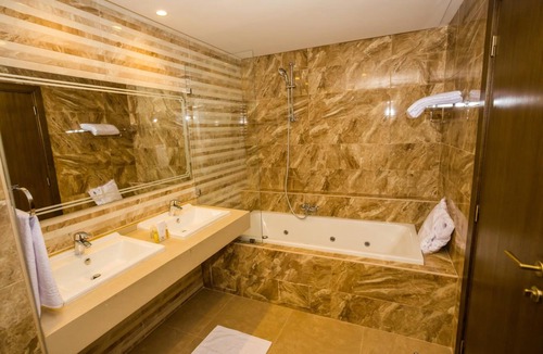 Arrondissement El Bosten Hotel | Hotel Palais Royal