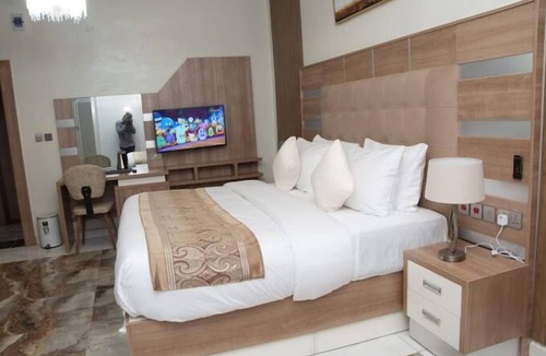 Ilorin Hotel | House 13 Hotel