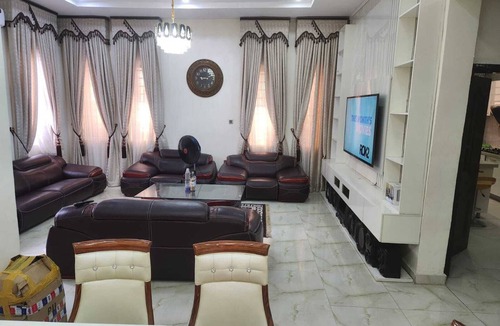 Ofin House | Impeccable 4-Bed House in Lagos Nigeria