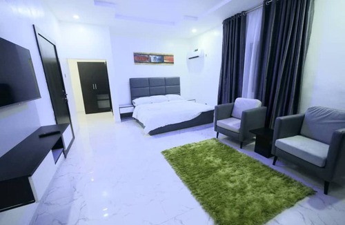 Lagos Cabin | kaypoint apartment, awesome value! great location.