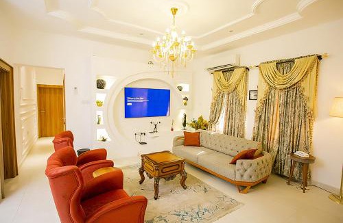 Ofin Apartment | Kiki's Home and Apartments