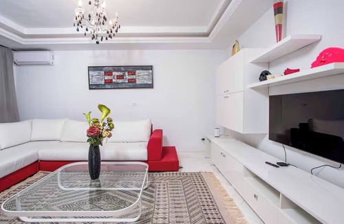 Les Berges du Lac Apartment | L'onde du Lac - chic apartment with private suite
