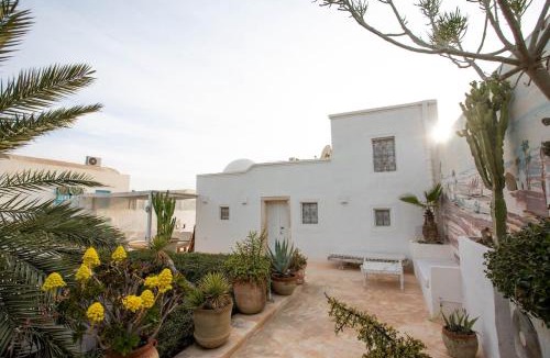Erriadh Villa | La Maison Blanche -Les Houchs De Djerba