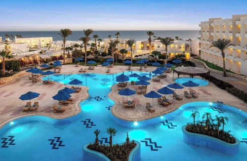 Ras Nasrani Hotel | Lavish 4-Suite Retreat Overlooking Ras Nasrani Beach – Scenic Views & Relaxation