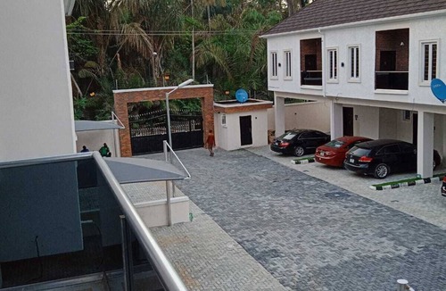 Ofin House | Lekki Conservation Luxury Palace with Gym and Pool