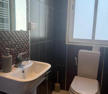 Sfax Apartment | Les portes délavées