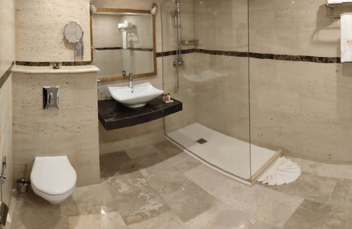 Algiers Hotel | Les Sables d'Or