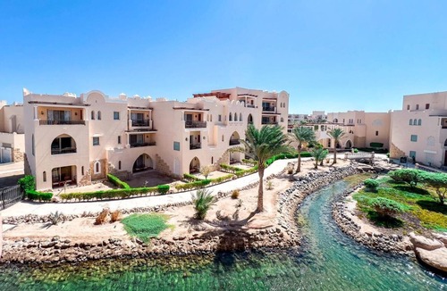 Soma Bay Apartment | Light & Airy Spacious Marina 3BR w Sauna & Hot tub & Free Beach - Seascape Stays