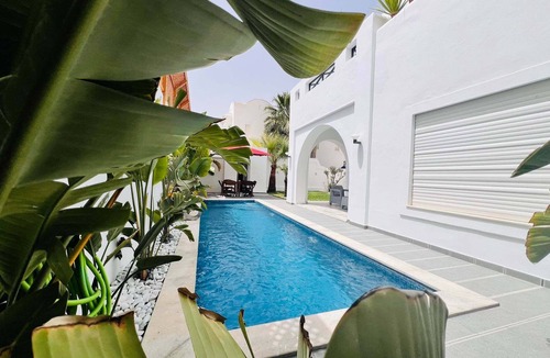 Yasmine Villa | Lovely house with nice pool/very close to the sea