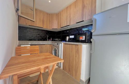 Lagouassem Apartment | Lovely studio 4th floor No Elevator