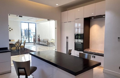 Ikoyi Apartment | Lush Penthouse w/ private rooftop Pool