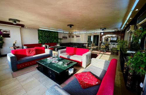 Al-Basatin Apartment | Lux Living Overlooking The Nile