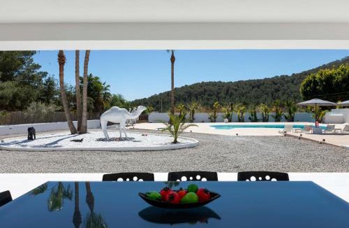 Sant Josep de sa Talaia Villa | Luxe Minimalistic Large Villa Near Airport & Bossa Beach