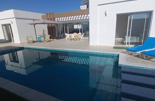 Aghir Villa | Luxueuse Villa Avec Piscine Privée à Djerba Midoun - À 10 min de la Plage