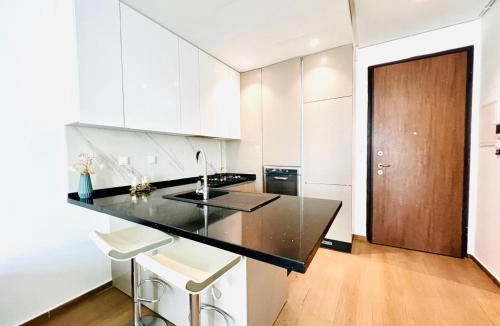 Tunis Apartment | luxueux appartement avec une piscine jacuzzi et salle de sport