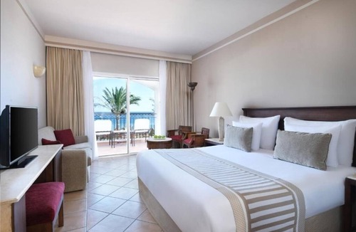 Dahab Hotel | Luxurious Room Near Dahab Beach with Stunning Views of Red Sea + Mountain