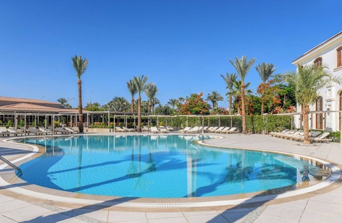 El Hadaba Hotel | Luxurious Balcony 3-Stay + Deluxe Family Room Over Coral Reef